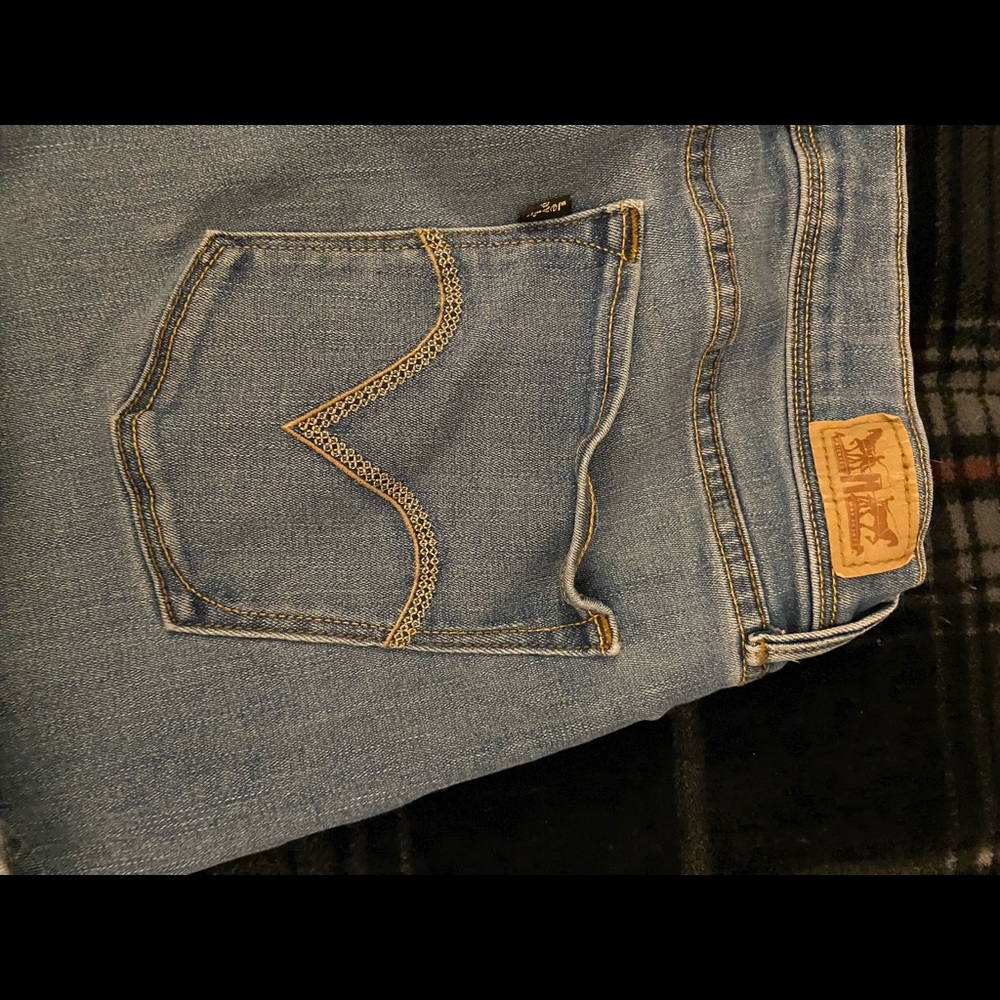Levi’s - Picture 2 of 4